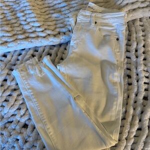 KanCan Women's white ankle jeans